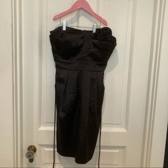 Strapless Stain Dress - Picture 2 of 6